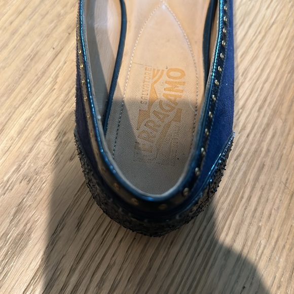 Blue Ferragamo flats - Picture 3 of 3